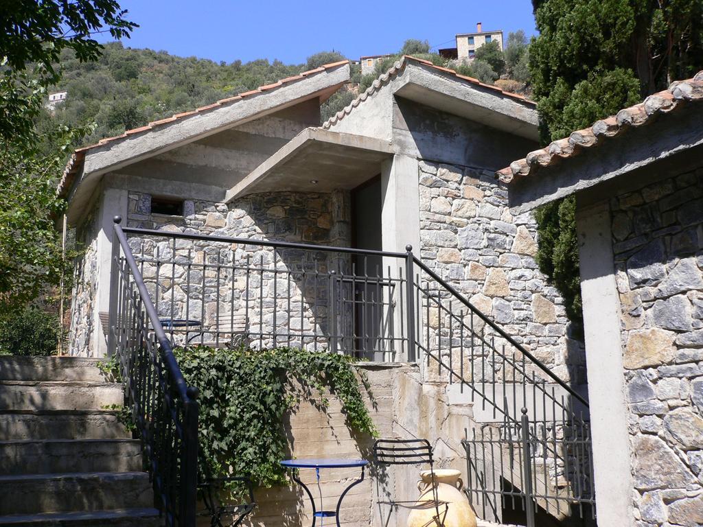Studios Kyparissi & Spa Tirós Exterior foto