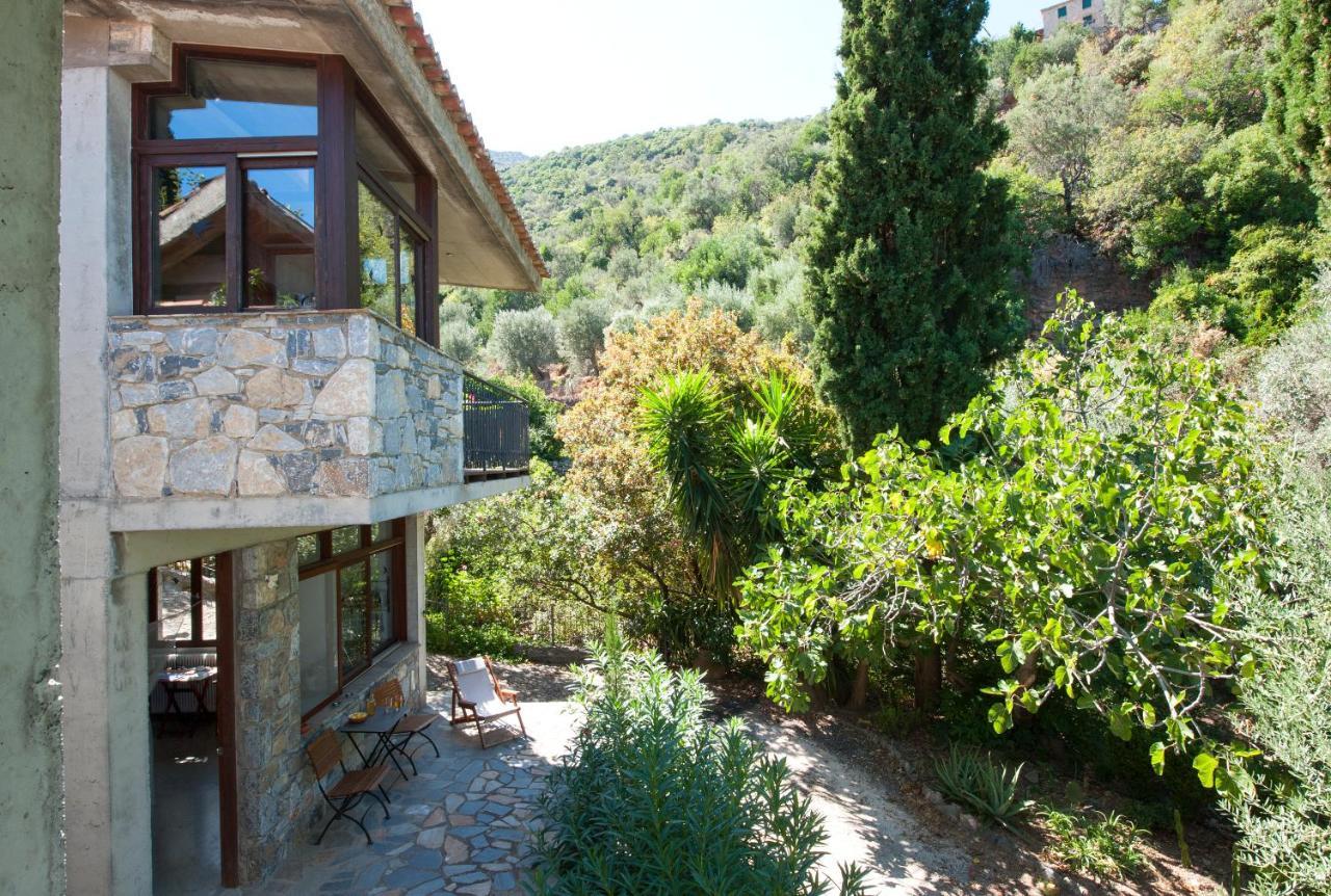 Studios Kyparissi & Spa Tirós Exterior foto
