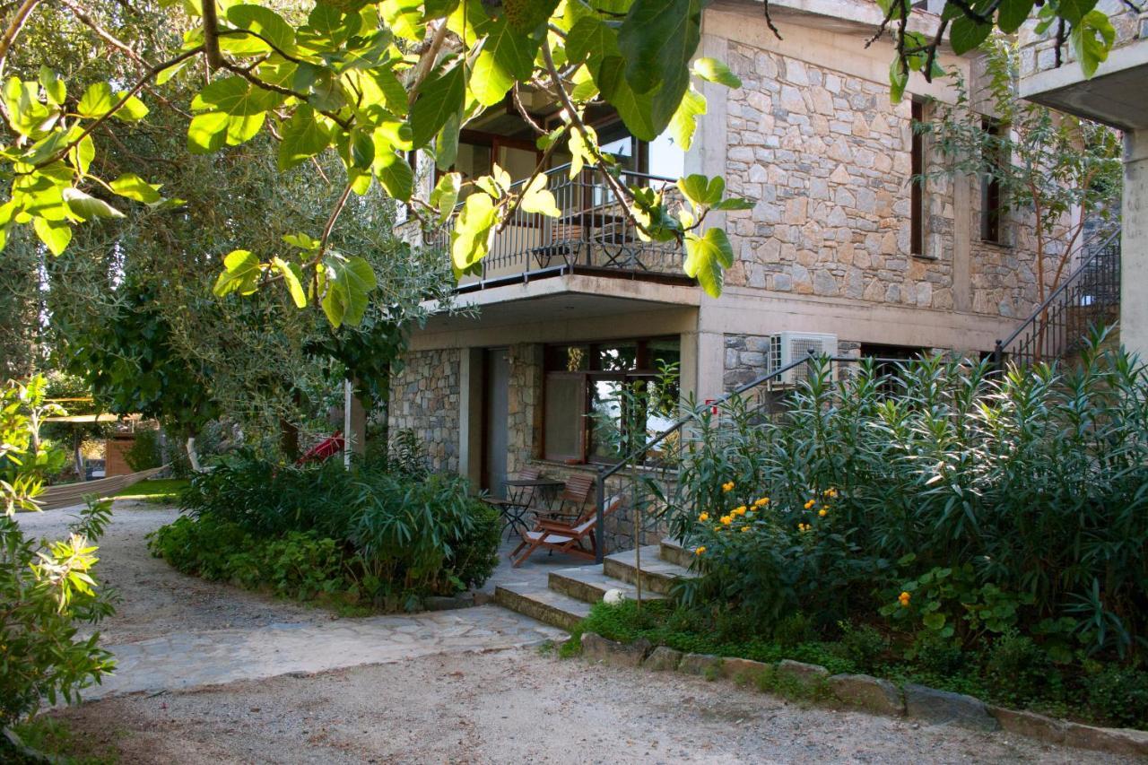 Studios Kyparissi & Spa Tirós Exterior foto